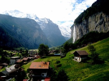 -Postcard_of_The_Swiss_Alp-20000000002896716-500x375